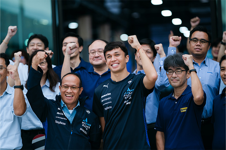 Role At Ractrack Collaboration in action: from the job site to the racetrack | Komatsu x ...