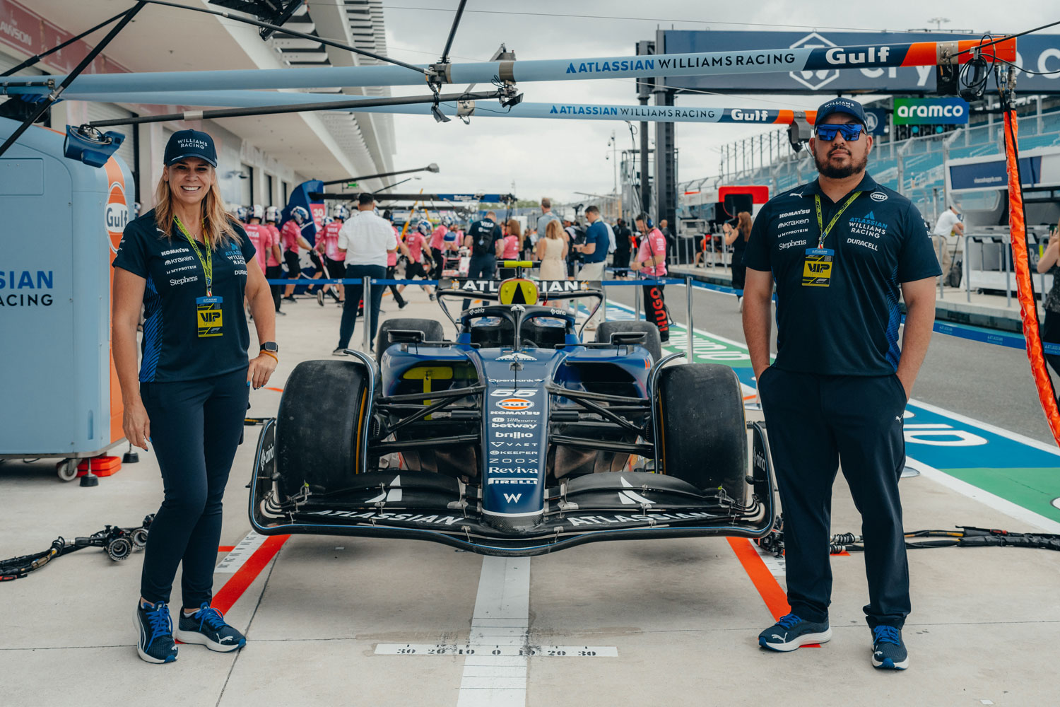 コマツダンプカー（ウィリアムレーシング）コラボ２台セット‼️ 📷 by @williamsracing: 