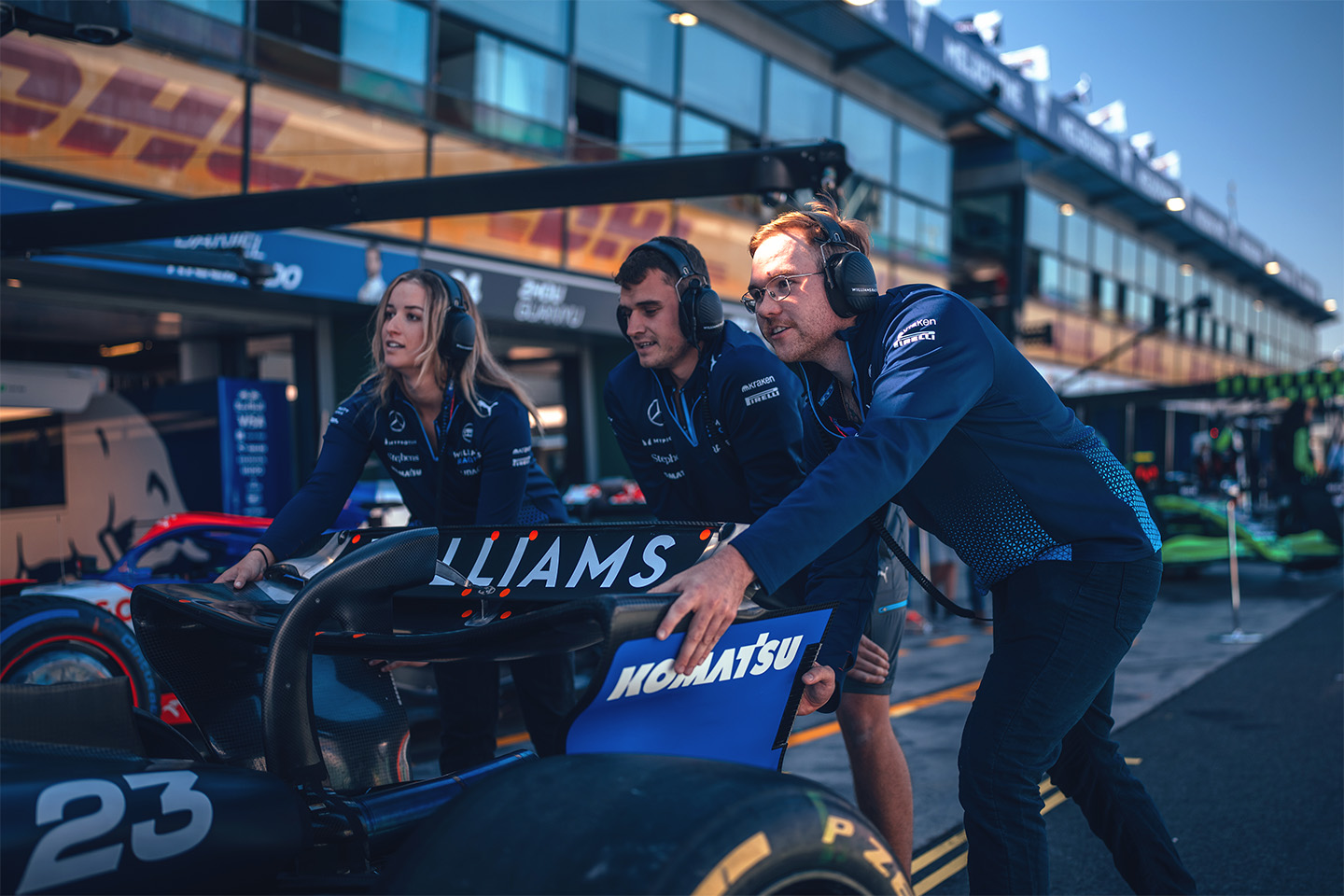 コマツダンプカー（ウィリアムレーシング）コラボ２台セット‼️ 📷 by @williamsracing: 