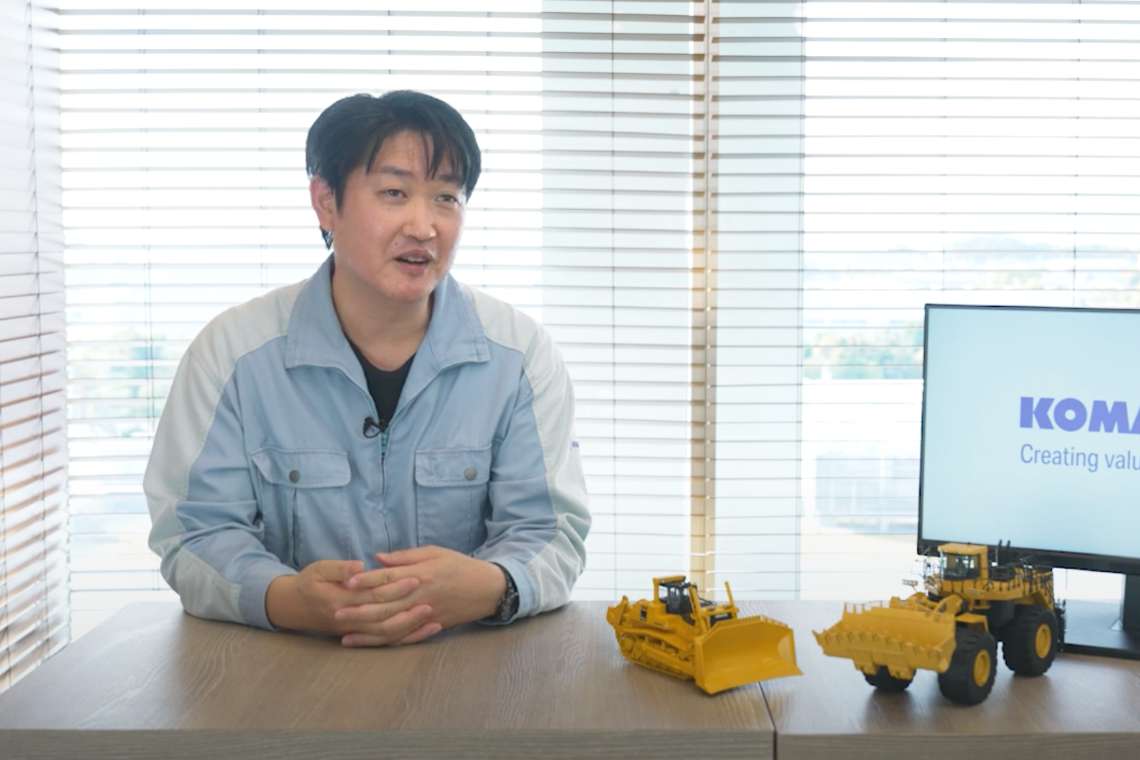 車体開発：D475A-8｜採用情報｜コマツ 企業サイト