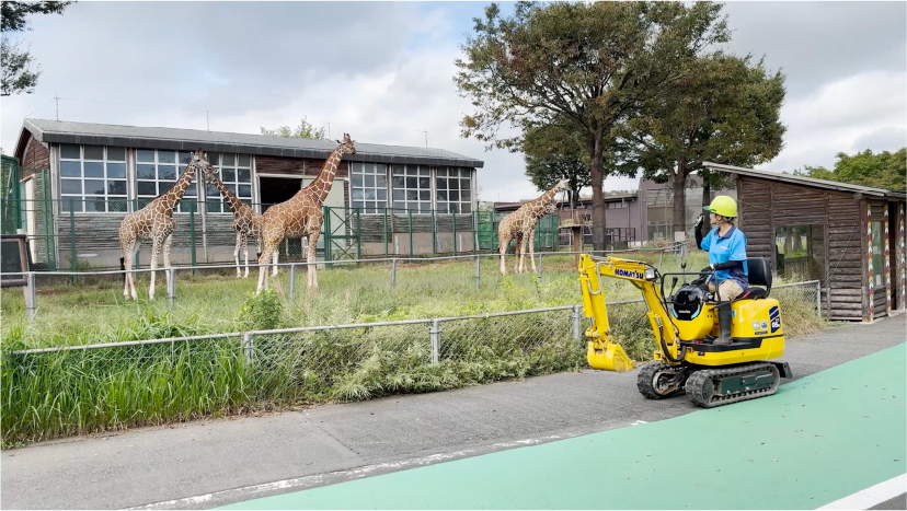 電動マイクロショベルでの作業の様子